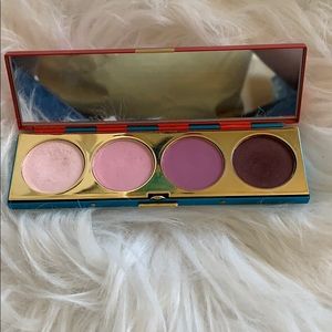 ✨Ltd. edition MAC Wonder Woman eyeshadow✨